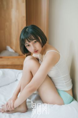 美女扒开尿孔